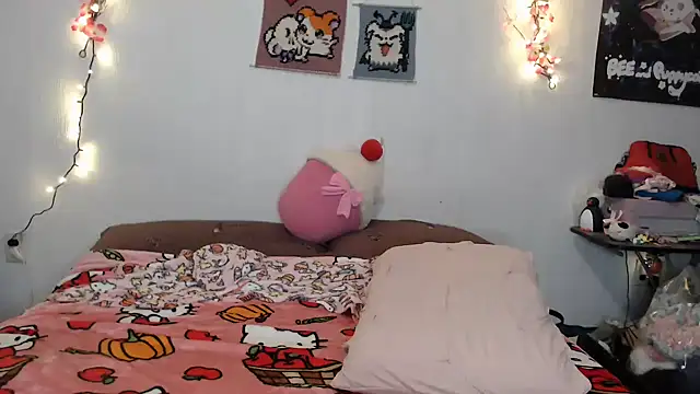 Cupcakecutie449 online show from 10/23/25, 07:18