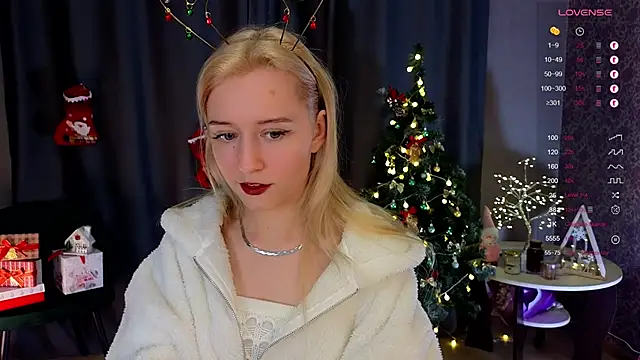 Snapshot of Arveni chatting on 12/15/24, 06:37 Arveni online show from 12/15/24, 06:37