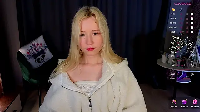 Snapshot of Arveni chatting on 01/12/25, 12:49 Arveni online show from 01/12/25, 12:49