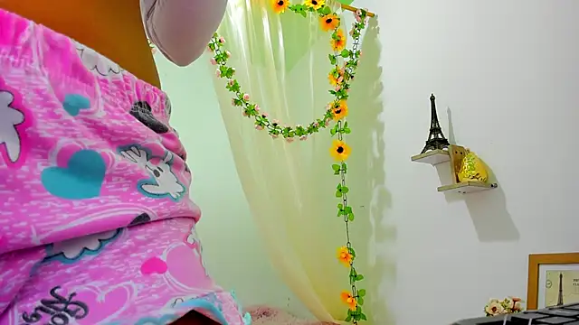 iisabella gonzalez online show from 12/05/24, 04:20