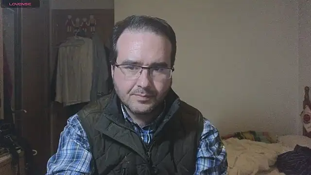 curiosillo83 online show from 02/04/25, 03:57