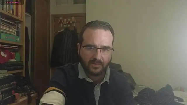 curiosillo83 online show from 02/27/25, 07:47