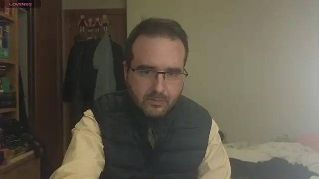 curiosillo83 online show from 03/06/25, 03:35