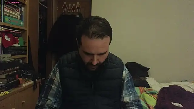 curiosillo83 online show from 03/20/25, 06:20