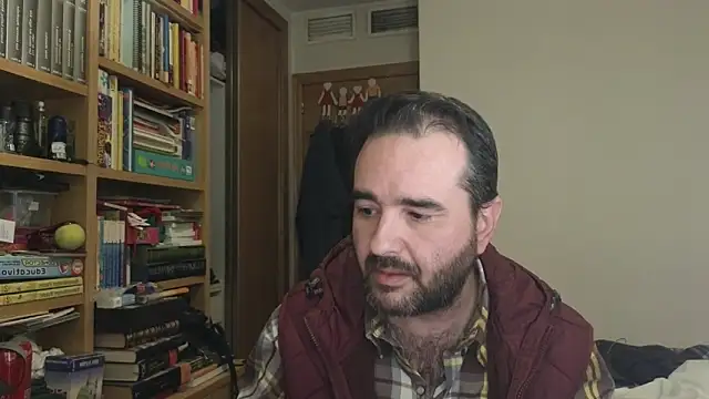 curiosillo83 online show from 11/24/25, 08:19