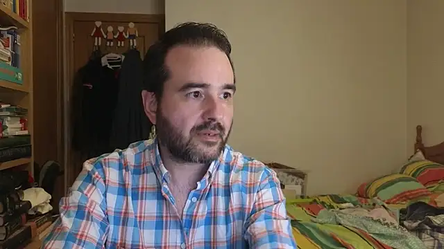 curiosillo83 online show from 06/04/26, 03:29
