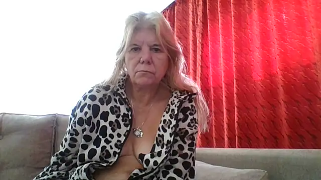 Snapshot of TrustfulVampire1 chatting on 01/18/25, 12:15 TrustfulVampire1 online show from 01/18/25, 12:15