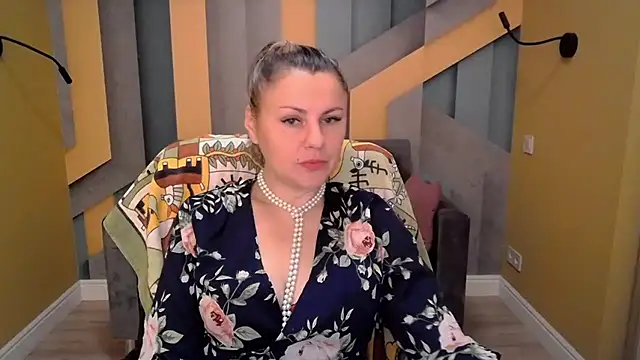 Snapshot of Candy_Long chatting on 10/14/25, 05:30 Candy Long online show from 10/14/25, 05:30