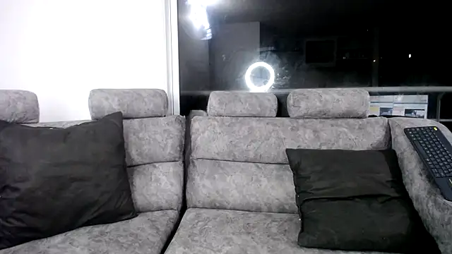 Snapshot of dalia_corrs0 chatting on 10/18/25, 12:57 dalia corrs0 online show from 10/18/25, 12:57