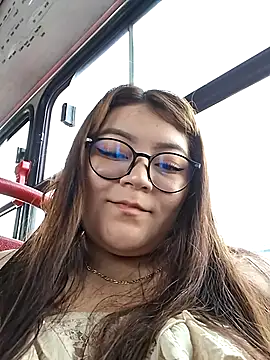 Sakura 0505 online show from 10/19/25, 08:31