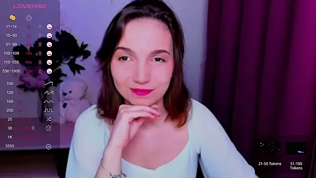 Snapshot of KindHazelHere_ chatting on 05/07/26, 10:48 KindHazelHere online show from 05/07/26, 10:48