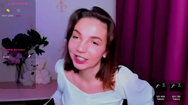 Snapshot of KindHazelHere_ chatting on 05/19/26, 05:36 KindHazelHere online show from 05/19/26, 05:36
