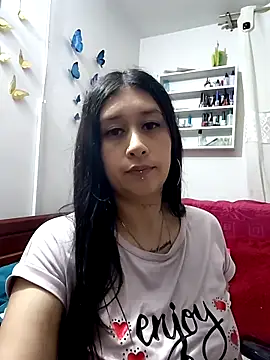 Snapshot of Giuliana90 chatting on 03/31/26, 03:19 Giuliana90 online show from 03/31/26, 03:19
