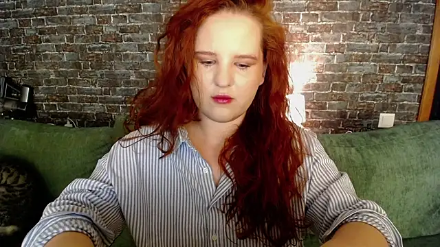 Snapshot of FlowerOfFreedom_ chatting on 12/15/25, 06:06 FlowerOfFreedom online show from 12/15/25, 06:06