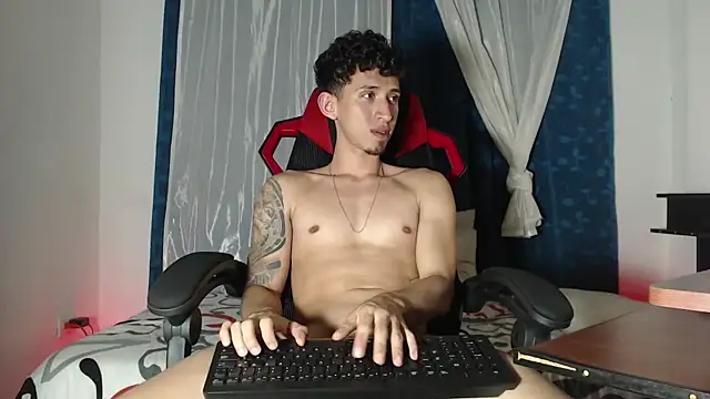 Snapshot of stevenSEX123 chatting on 11/08/25, 06:24 stevenSEX123 online show from 11/08/25, 06:24