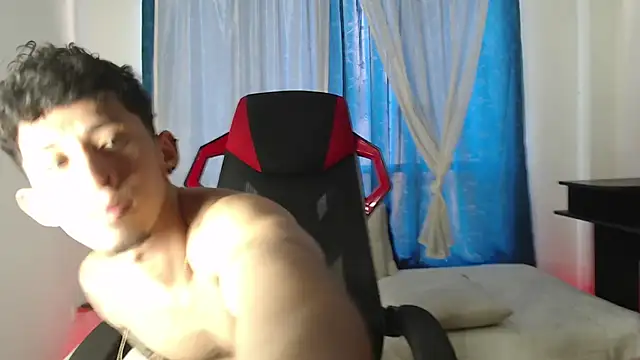 Snapshot of stevenSEX123 chatting on 11/15/25, 07:21 stevenSEX123 online show from 11/15/25, 07:21