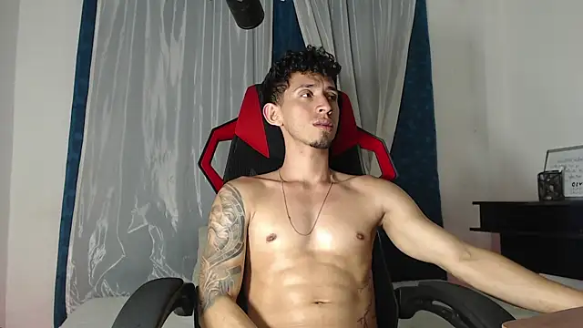 Snapshot of stevenSEX123 chatting on 11/21/25, 03:38 stevenSEX123 online show from 11/21/25, 03:38