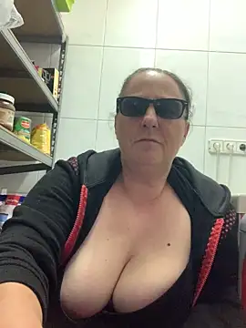 eroticjessitop online show from 03/17/25, 10:38