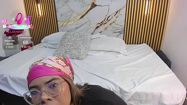 Snapshot of _nickypurple_ chatting on 11/02/25, 03:47 nickypurple online show from 11/02/25, 03:47