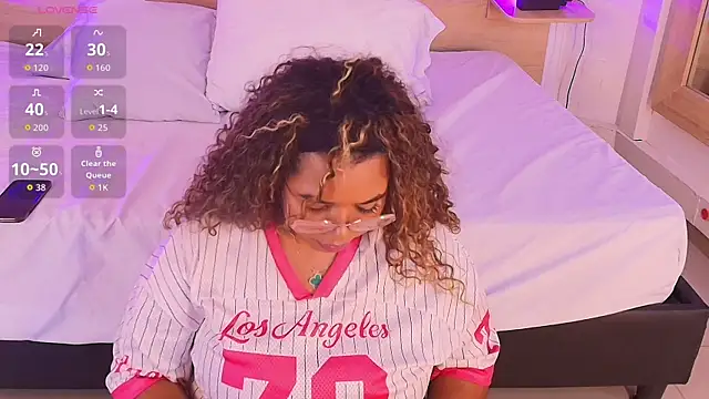 Snapshot of _nickypurple_ chatting on 11/20/25, 07:13 nickypurple online show from 11/20/25, 07:13