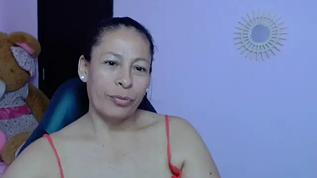 Snapshot of mature_martina chatting on 01/12/25, 04:08 mature martina online show from 01/12/25, 04:08