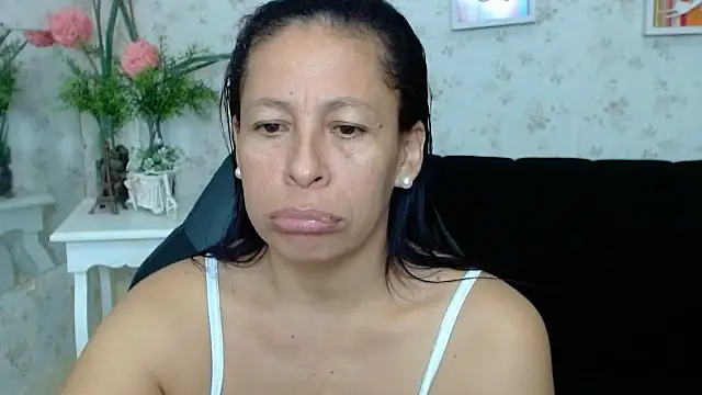 Snapshot of mature_martina chatting on 01/26/25, 05:23 mature martina online show from 01/26/25, 05:23