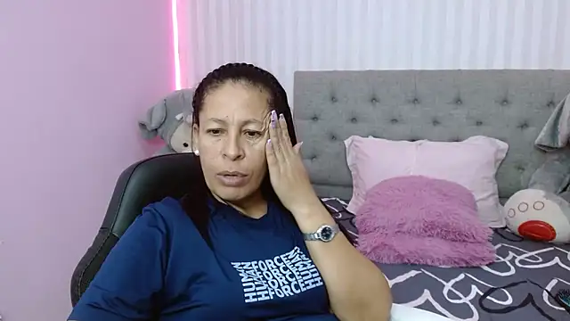Snapshot of mature_martina chatting on 01/27/25, 10:38 mature martina online show from 01/27/25, 10:38