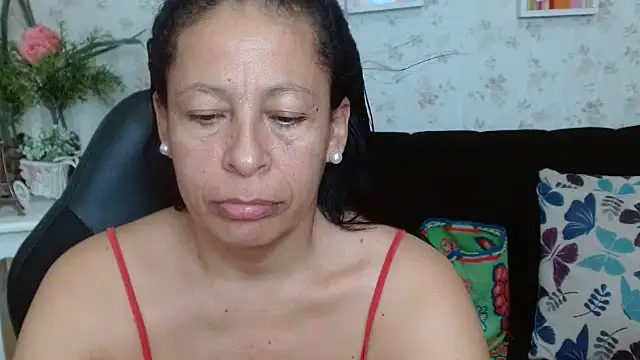 Snapshot of mature_martina chatting on 01/31/25, 05:19 mature martina online show from 01/31/25, 05:19
