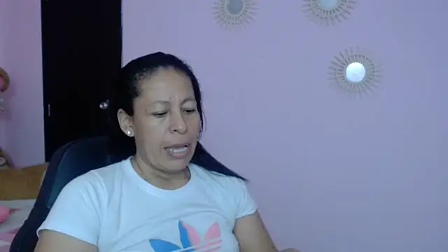 Snapshot of mature_martina chatting on 01/31/25, 10:52 mature martina online show from 01/31/25, 10:52