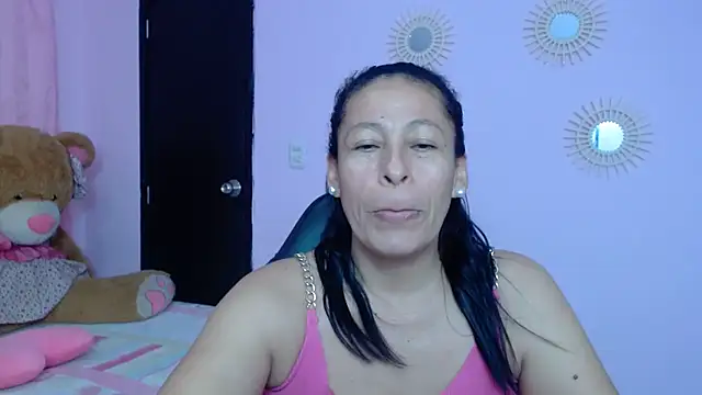 Snapshot of mature_martina chatting on 02/01/25, 05:49 mature martina online show from 02/01/25, 05:49