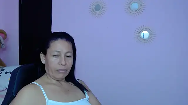 Snapshot of mature_martina chatting on 02/04/25, 07:40 mature martina online show from 02/04/25, 07:40