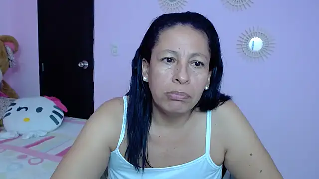 Snapshot of mature_martina chatting on 02/04/25, 10:43 mature martina online show from 02/04/25, 10:43