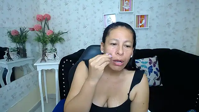 Snapshot of mature_martina chatting on 02/09/25, 05:50 mature martina online show from 02/09/25, 05:50