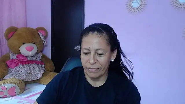 Snapshot of mature_martina chatting on 02/10/25, 07:28 mature martina online show from 02/10/25, 07:28