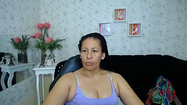 Snapshot of mature_martina chatting on 02/16/25, 02:20 mature martina online show from 02/16/25, 02:20