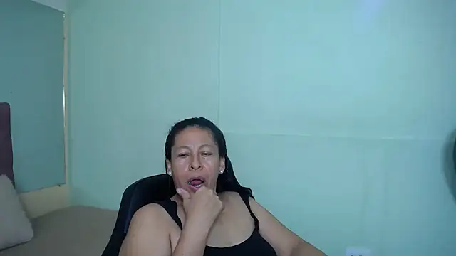 Snapshot of mature_martina chatting on 02/26/25, 02:26 mature martina online show from 02/26/25, 02:26