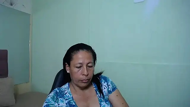 Snapshot of mature_martina chatting on 02/28/25, 09:33 mature martina online show from 02/28/25, 09:33
