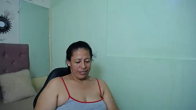 Snapshot of mature_martina chatting on 03/01/25, 05:31 mature martina online show from 03/01/25, 05:31