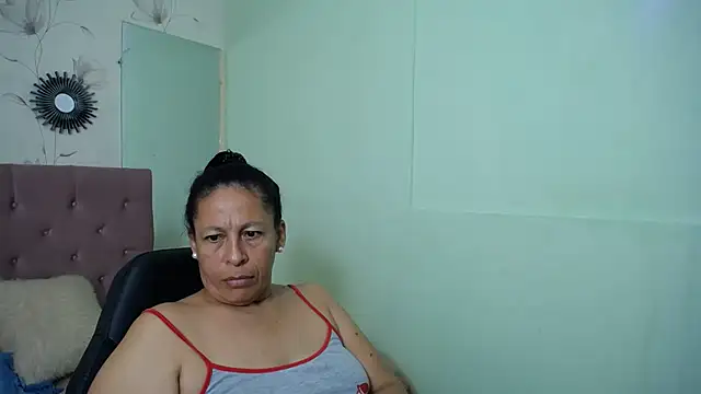 Snapshot of mature_martina chatting on 03/01/25, 08:34 mature martina online show from 03/01/25, 08:34