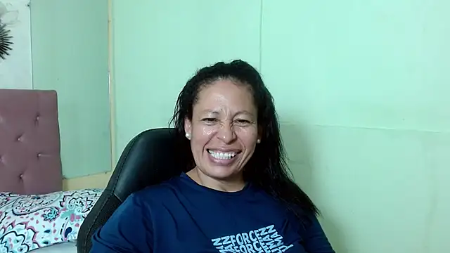 Snapshot of mature_martina chatting on 03/10/25, 11:27 mature martina online show from 03/10/25, 11:27
