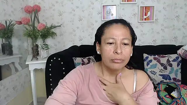 Snapshot of mature_martina chatting on 03/13/25, 03:39 mature martina online show from 03/13/25, 03:39