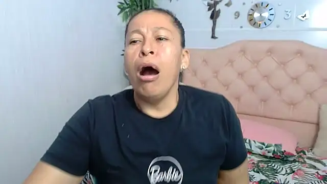 Snapshot of mature_martina chatting on 09/24/25, 10:35 mature martina online show from 09/24/25, 10:35