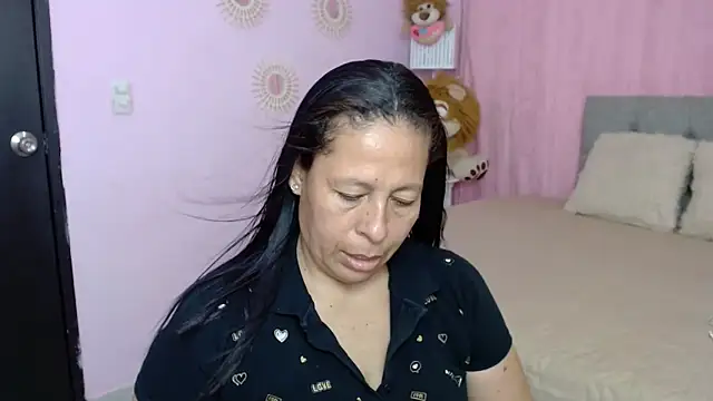 Snapshot of mature_martina chatting on 10/06/25, 10:18 mature martina online show from 10/06/25, 10:18