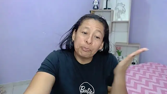 Snapshot of mature_martina chatting on 10/24/25, 11:34 mature martina online show from 10/24/25, 11:34