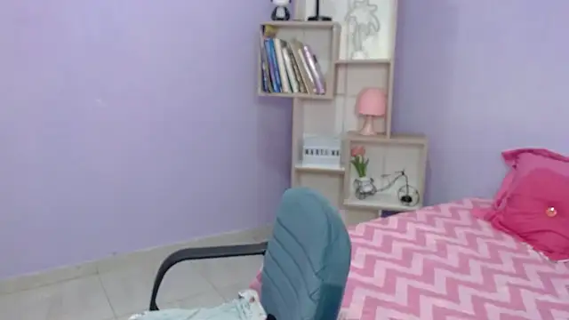 Snapshot of mature_martina chatting on 10/26/25, 11:05 mature martina online show from 10/26/25, 11:05