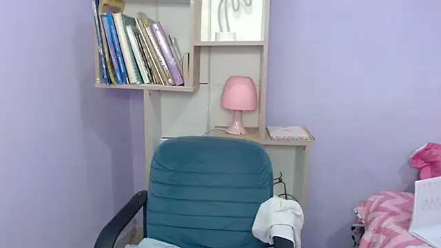 Snapshot of mature_martina chatting on 10/31/25, 11:50 mature martina online show from 10/31/25, 11:50