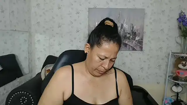 mature martina online show from 07/07/26, 06:47