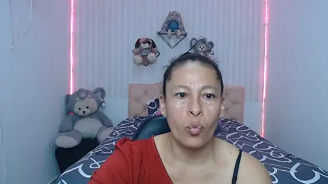 mature martina online show from 07/25/26, 10:51