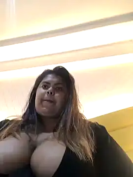 Snapshot of biancabombombbw chatting on 01/12/25, 04:31 biancabombombbw online show from 01/12/25, 04:31