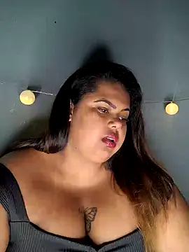 Snapshot of biancabombombbw chatting on 01/31/25, 02:15 biancabombombbw online show from 01/31/25, 02:15